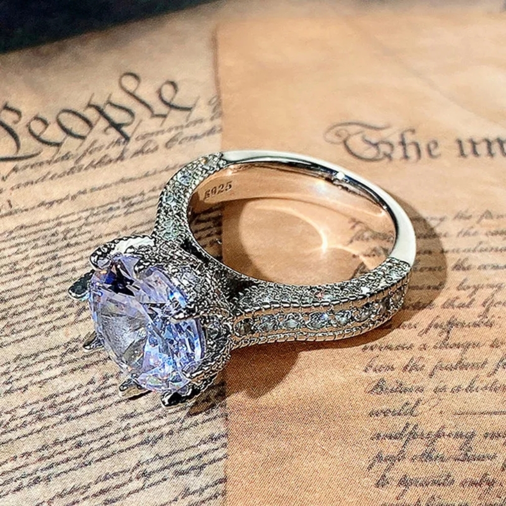 Gorgeous Formidable Diamond Ring - Picture 5 of 6